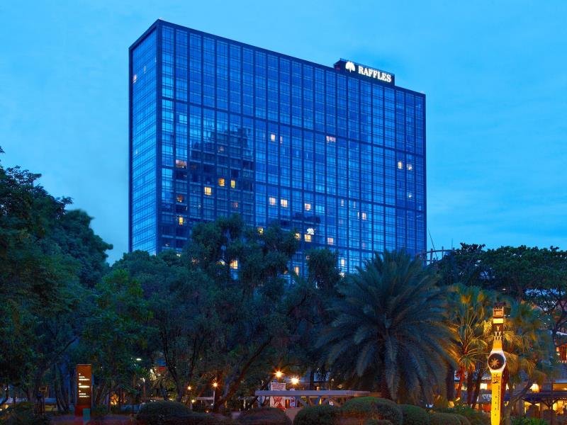 Raffles Makati Hotel for staycation