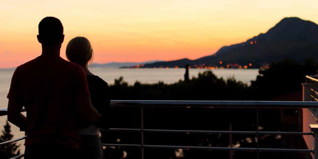 5 Romantic Staycation Ideas for Couples