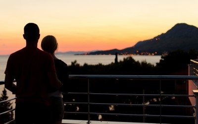 5 Romantic Staycation Ideas for Couples