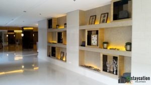 hallway leading to the elevators