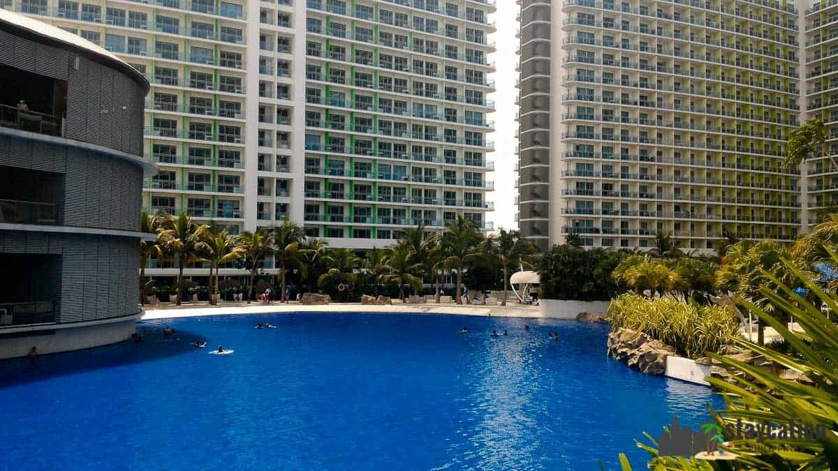 Azure Urban Resort wave pool