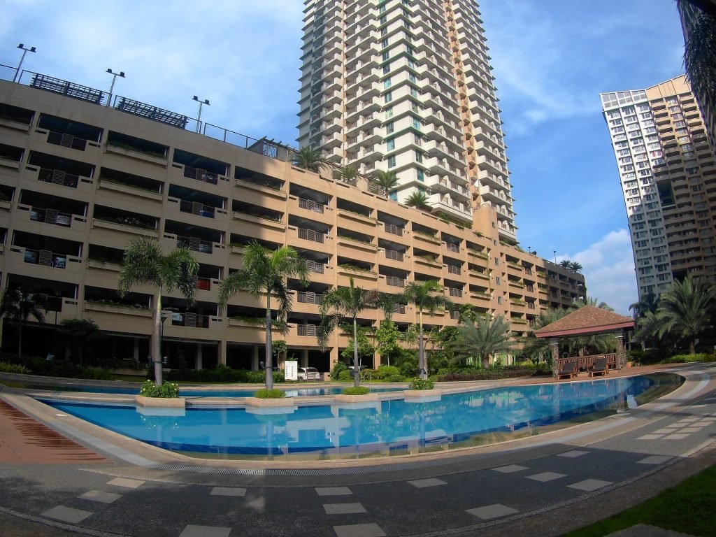 Swimming pool infront of Iris building, Tivoli
