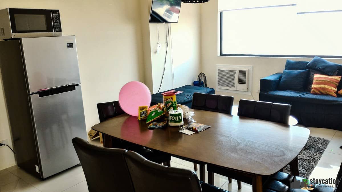 Dining table for 6