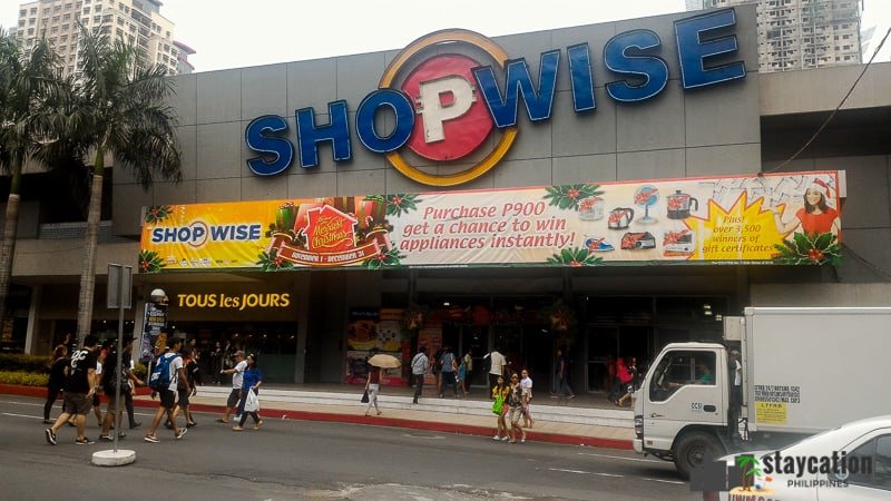 You can easily buy small items that you'll need for your staycation at Shopwise which is just across the hotel