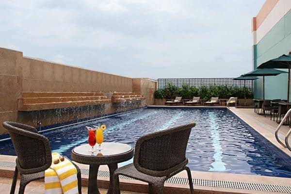 Eastwood Richmonde Hotel swimming pool
