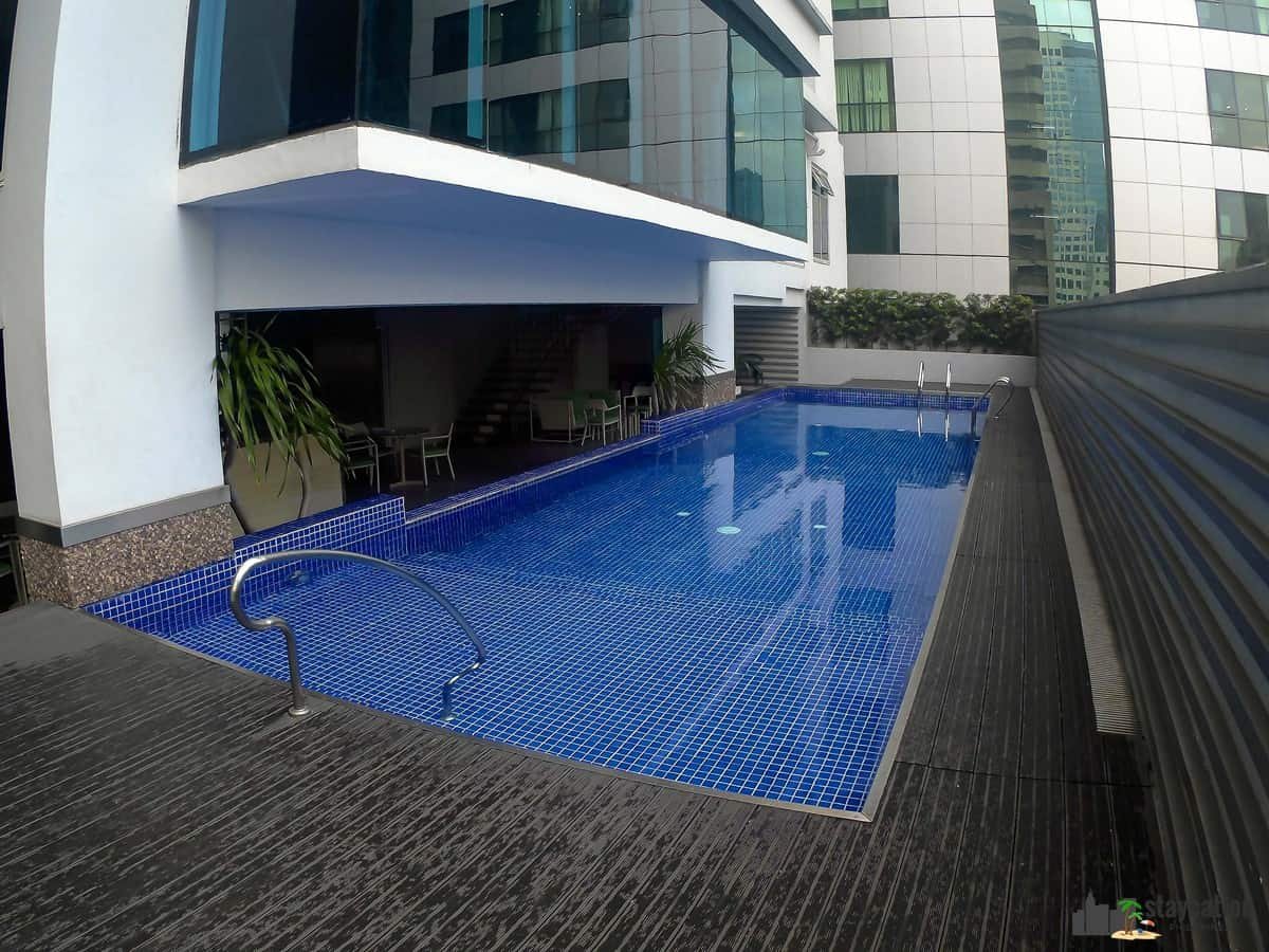Moviebnb Swimming Pool