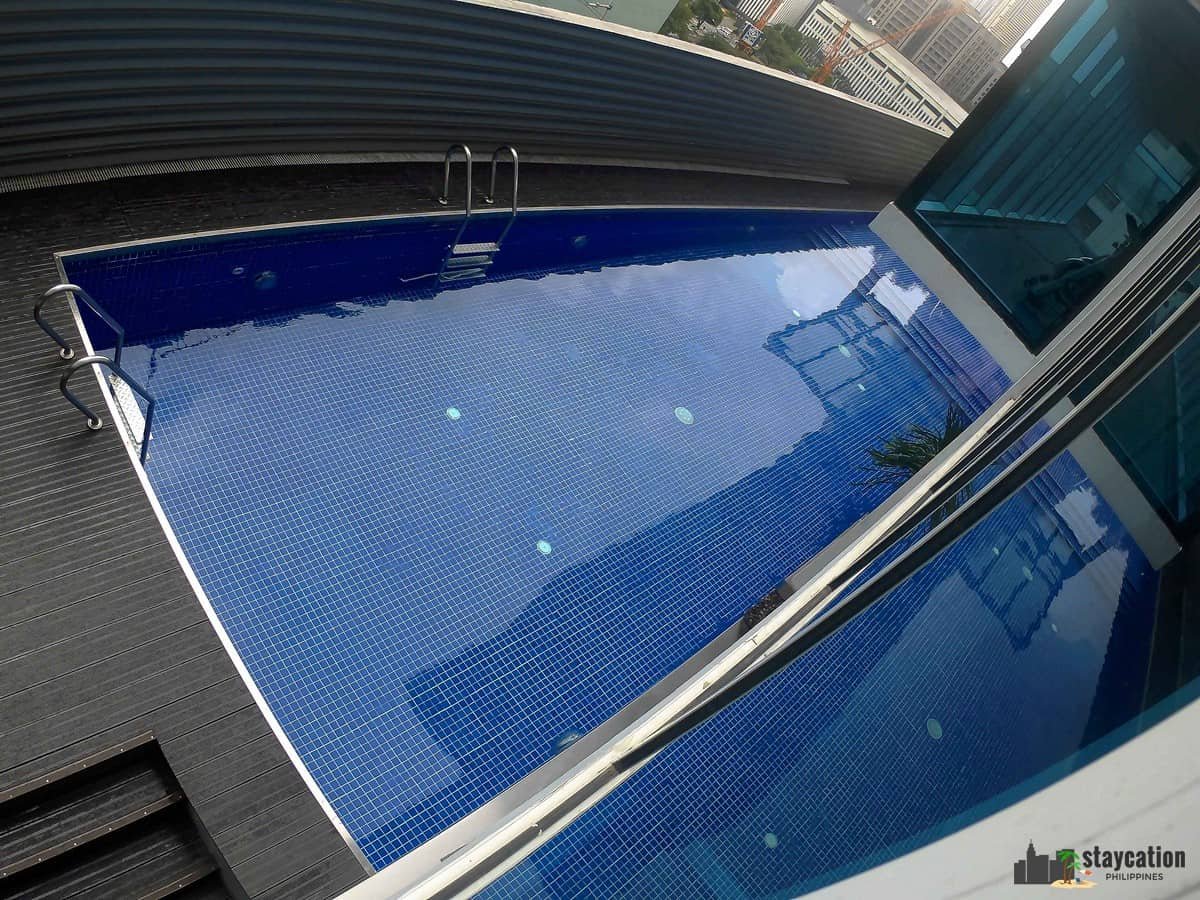 Moviebnb Ortigas Swimming Pool